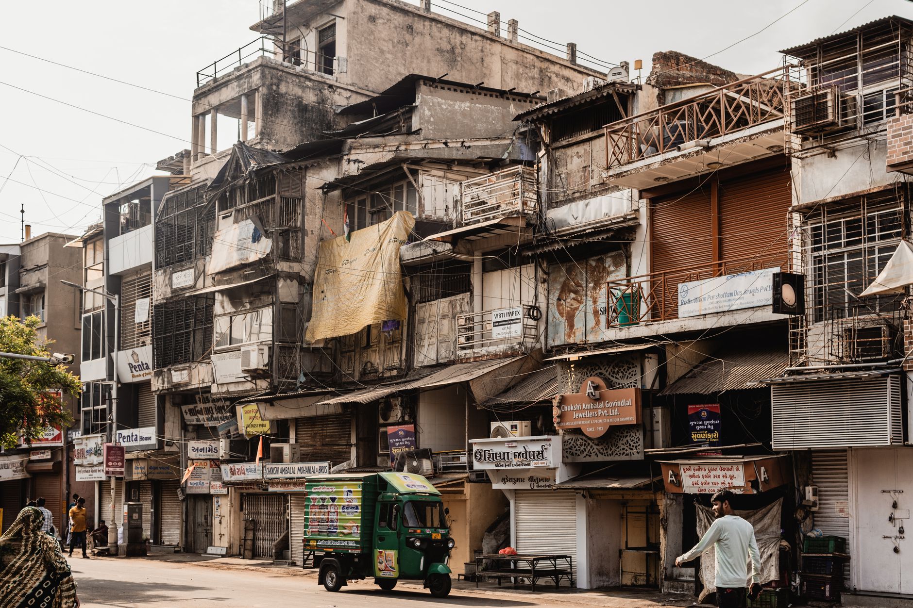 Older Gujarat streetscape